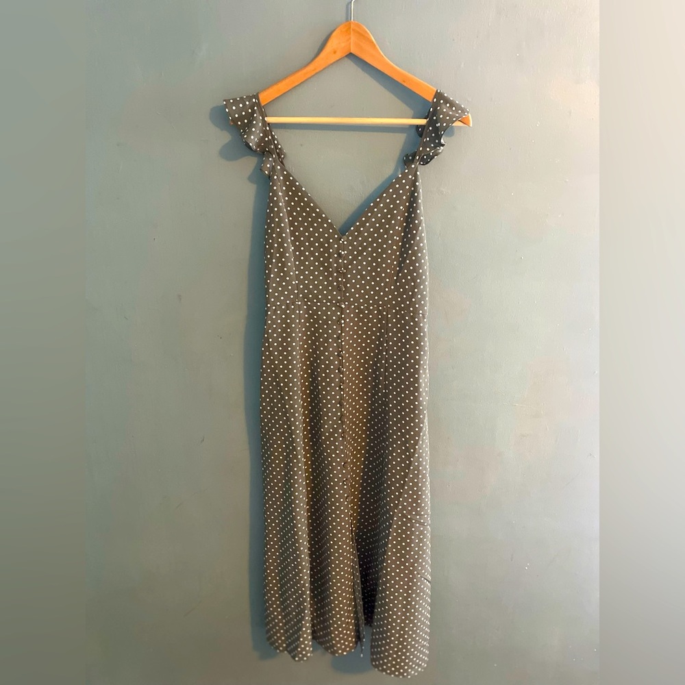 Grey polka dot dress. Size M.